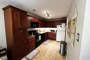 10673 Spring Oak Ct, Burke, VA 22015 - Photo 4