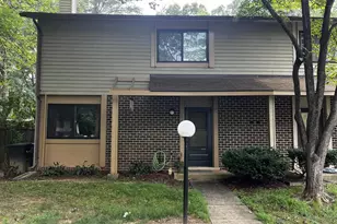 10673 Spring Oak Ct, Burke, VA 22015 - Photo 1