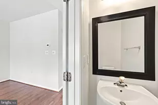 6147 Early Autumn Dr, Centreville, VA 20120 - Photo 16