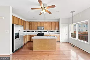 6147 Early Autumn Dr, Centreville, VA 20120 - Photo 2