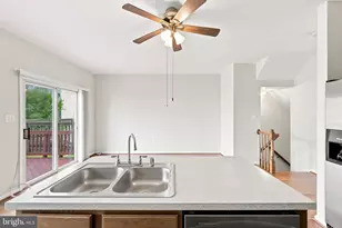 6147 Early Autumn Dr, Centreville, VA 20120 - Photo 4