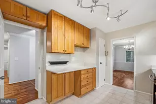 5901 Mt Eagle Dr, Alexandria, VA 22303 - Photo 24