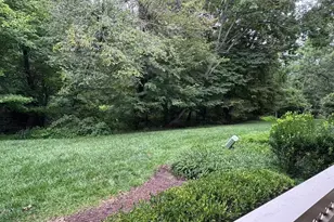 7676 Willow Point Dr, Falls Church, VA 22042 - Photo 12