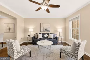 8221 Doctor Craik Ct, Alexandria, VA 22306 - Photo 2