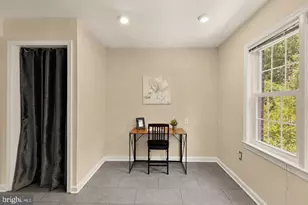 8221 Doctor Craik Ct, Alexandria, VA 22306 - Photo 10