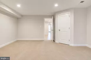 9251 Wood Violet Ct, Fairfax, VA 22031 - Photo 16