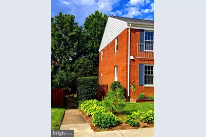 8069 Powderbrook Lane, Springfield, VA 22153 - Photo 4