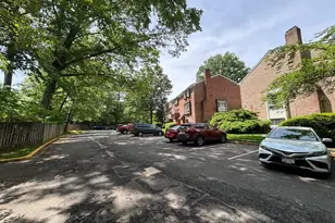 3738 Persimmon Cir, Fairfax, VA 22031 - Photo 4
