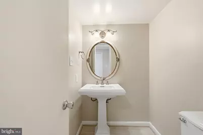 2017 Wethersfield Court, Reston, VA 20191 - Photo 32