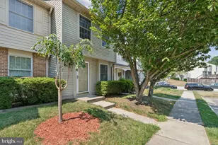 8483 Aurora Ct, Lorton, VA 22079 - Photo 2