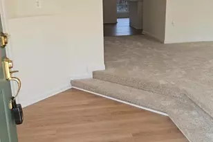 6852 Drifton Ct, Centreville, VA 20121 - Photo 4