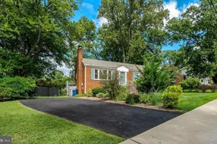 608 Tazewell Rd NW, Vienna, VA 22180 - Photo 1