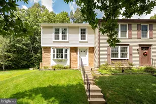 7428 Golden Horseshoe Ct, Springfield, VA 22153 - Photo 2