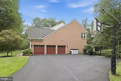 10301 Forest Maple Road, Vienna, VA 22182 - Photo 2