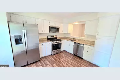 6008 Raina Drive, Centreville, VA 20120 - Photo 4