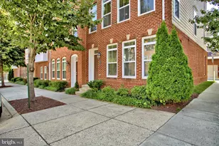 9612 Stockwell Ln, Fairfax, VA 22031 - Photo 2