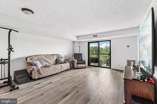 3800 Powell Ln, Falls Church, VA 22041 - Photo 8