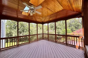1789 Clovermeadow Dr, Vienna, VA 22182 - Photo 2