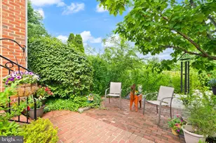 7202 Gray Heights Ct, Alexandria, VA 22315 - Photo 4