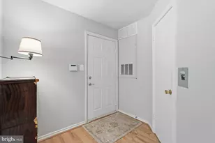 12158 Penderview Ln, Fairfax, VA 22033 - Photo 2