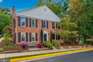 11870 Abercorn Ct, Reston, VA 20191 - Photo 2