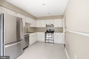 8111 Squirrel Run Rd, Springfield, VA 22152 - Photo 30