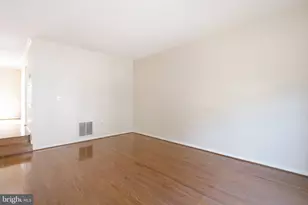 8111 Squirrel Run Rd, Springfield, VA 22152 - Photo 24