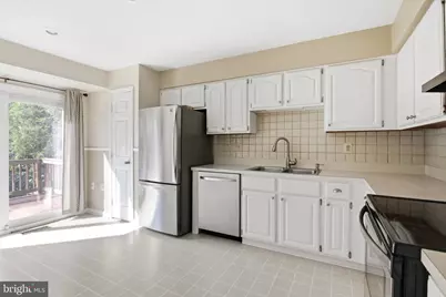 8111 Squirrel Run Road, Springfield, VA 22152 - Photo 28