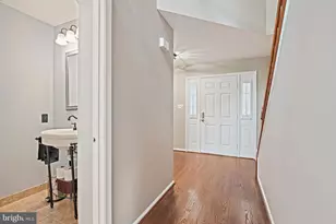 9830 Faust Dr, Vienna, VA 22182 - Photo 32