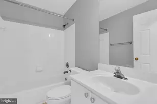 13072 Autumn Willow Dr, Fairfax, VA 22030 - Photo 38