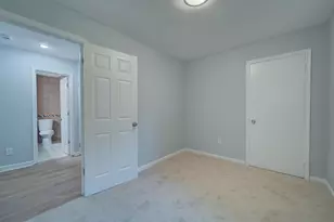 11301 Gatesborough Ln, Reston, VA 20191 - Photo 12
