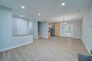 11301 Gatesborough Ln, Reston, VA 20191 - Photo 8