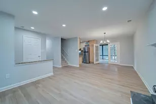 11301 Gatesborough Ln, Reston, VA 20191 - Photo 6