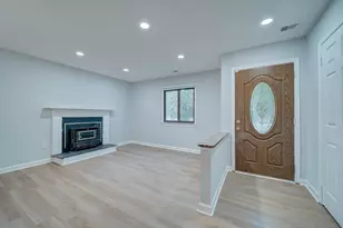11301 Gatesborough Ln, Reston, VA 20191 - Photo 4