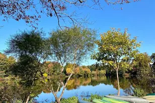 5106 Arrit Ct, Burke, VA 22015 - Photo 2