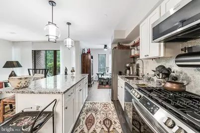 11220 Chestnut Grove Square #13, Reston, VA 20190 - Photo 4