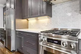 12079 Kinsley Pl, Reston, VA 20190 - Photo 6