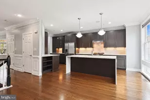 12079 Kinsley Pl, Reston, VA 20190 - Photo 4