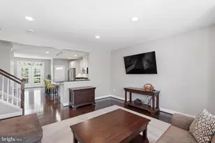 6189 Royal Crest Ln, Alexandria, VA 22310 - Photo 4