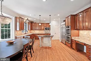 11404 Green Moor Ln, Oakton, VA 22124 - Photo 18