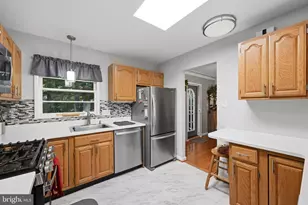 6605 Holford Ln, Springfield, VA 22152 - Photo 14