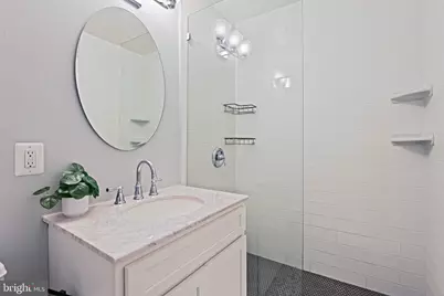 208 Park Terrace Court SE #49, Vienna, VA 22180 - Photo 18