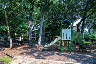 2037 Royal Fern Ct, Reston, VA 20191 - Photo 22