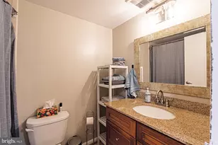 2037 Royal Fern Ct, Reston, VA 20191 - Photo 18