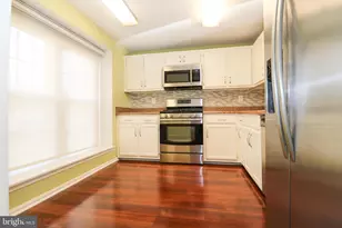 5933 Grisby House Ct, Centreville, VA 20120 - Photo 4