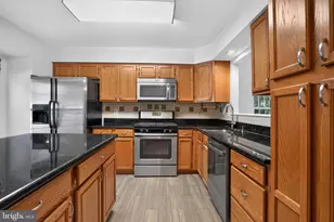 5926 Gunther Ct, Centreville, VA 20120 - Photo 12