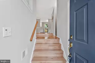 4284 Sleepy Lake Dr, Fairfax, VA 22033 - Photo 2