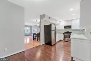 4284 Sleepy Lake Dr, Fairfax, VA 22033 - Photo 10