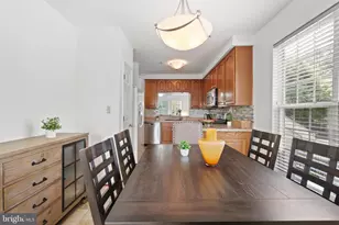 8846 Ashgrove House Ln, Vienna, VA 22182 - Photo 10