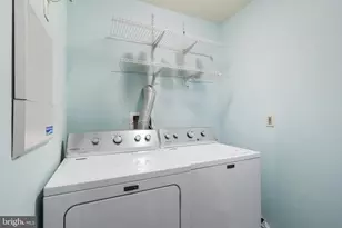 8846 Ashgrove House Ln, Vienna, VA 22182 - Photo 34